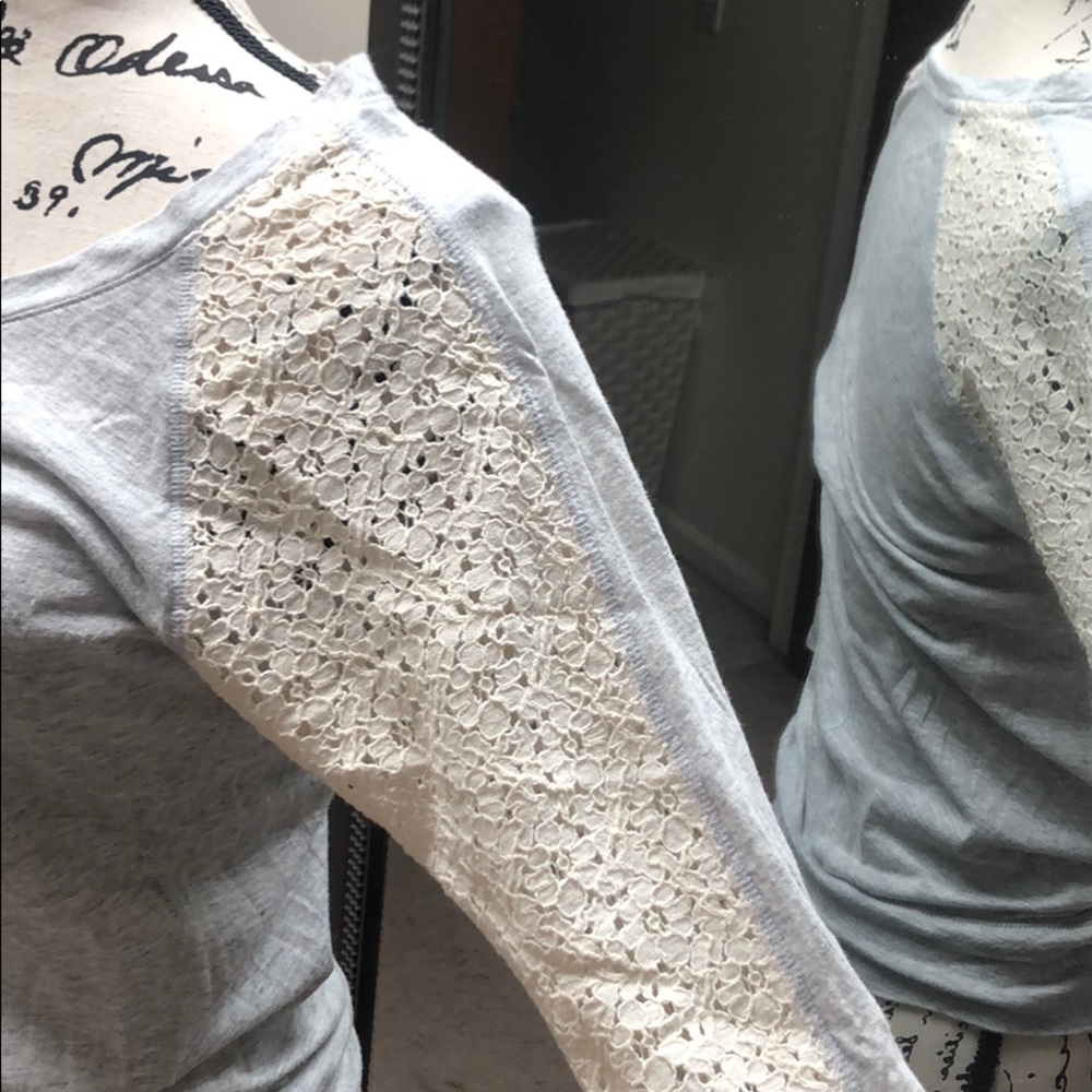 Lace 3/4 sleeve shirt - Picture 2 of 4